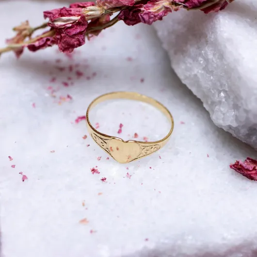 Child's 9 ct Yellow Gold Heart Signet Ring J
