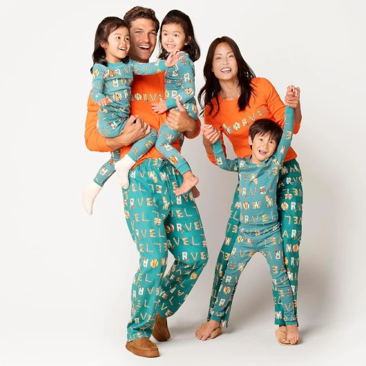 Disney - Marvel - Star Wars Women's Flannel Pajama Sleep Sets Small Festive Marvel