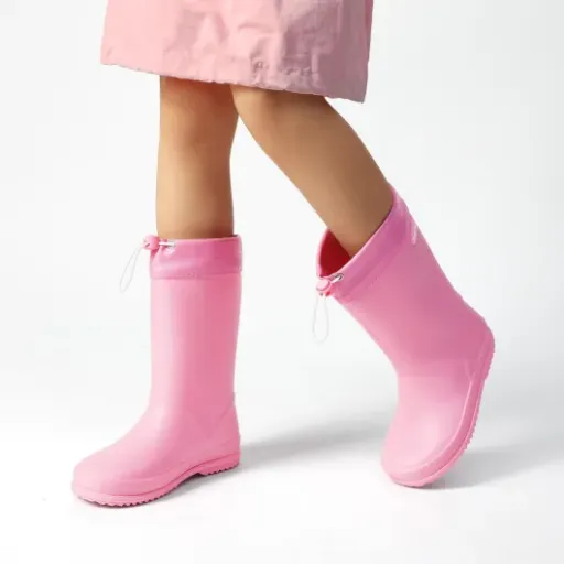 DREAM PAIRS Kids Rain Boots Review: lightweight knee-high wellies that keep feet dry without costing a fortune