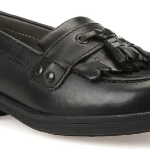 Geox J Agata A Review: a solid school loafer that keeps kids’ feet less sweaty
