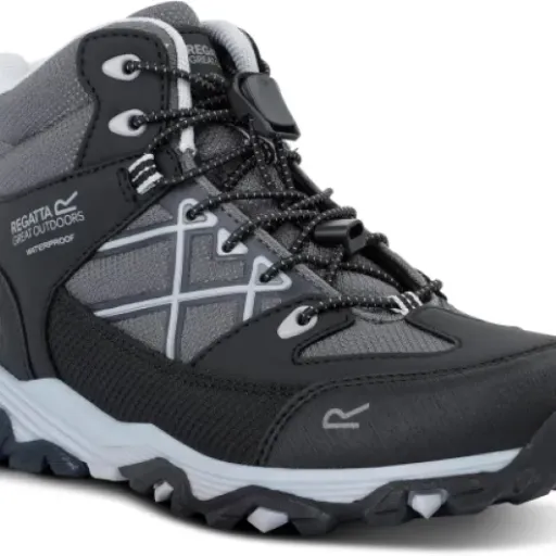 Regatta Kids Samaris III Walking Boots Review: solid waterproof boots for rough-and-tumble kids