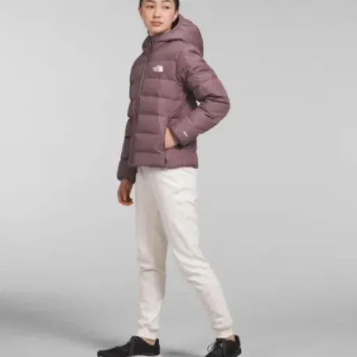 The North Face Unisex Kids Reversible Jacket XXL Fawn Grey Review: warm, chunky, and a bit confusing on water protection